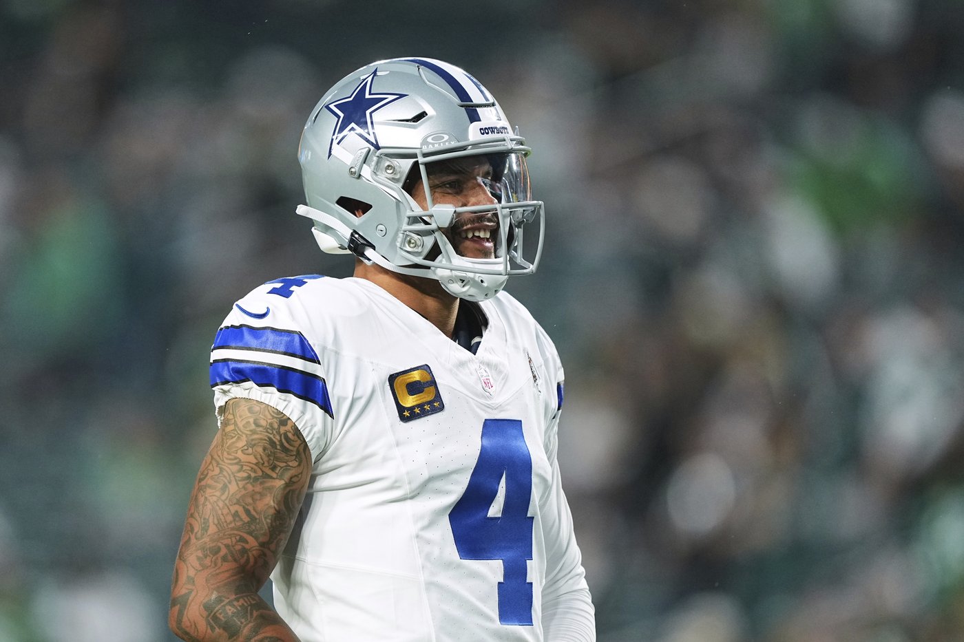 Eagles' Jalen Carter apologizes following ejection for spitting on Cowboys' Dak Prescott | iNFOnews.ca Eagles' Jalen Carter apologizes following ejection for spitting on Cowboys' Dak Prescott | iNFOnews.ca