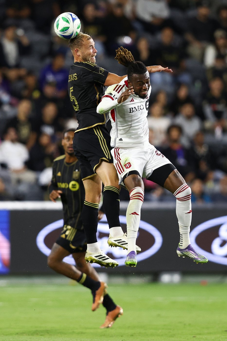 Jeremy Ebobisse and Frankie Amaya each score as LAFC beats Toronto 2-0 for 6th straight victory | iNFOnews.ca Jeremy Ebobisse and Frankie Amaya each score as LAFC beats Toronto 2-0 for 6th straight victory | iNFOnews.ca