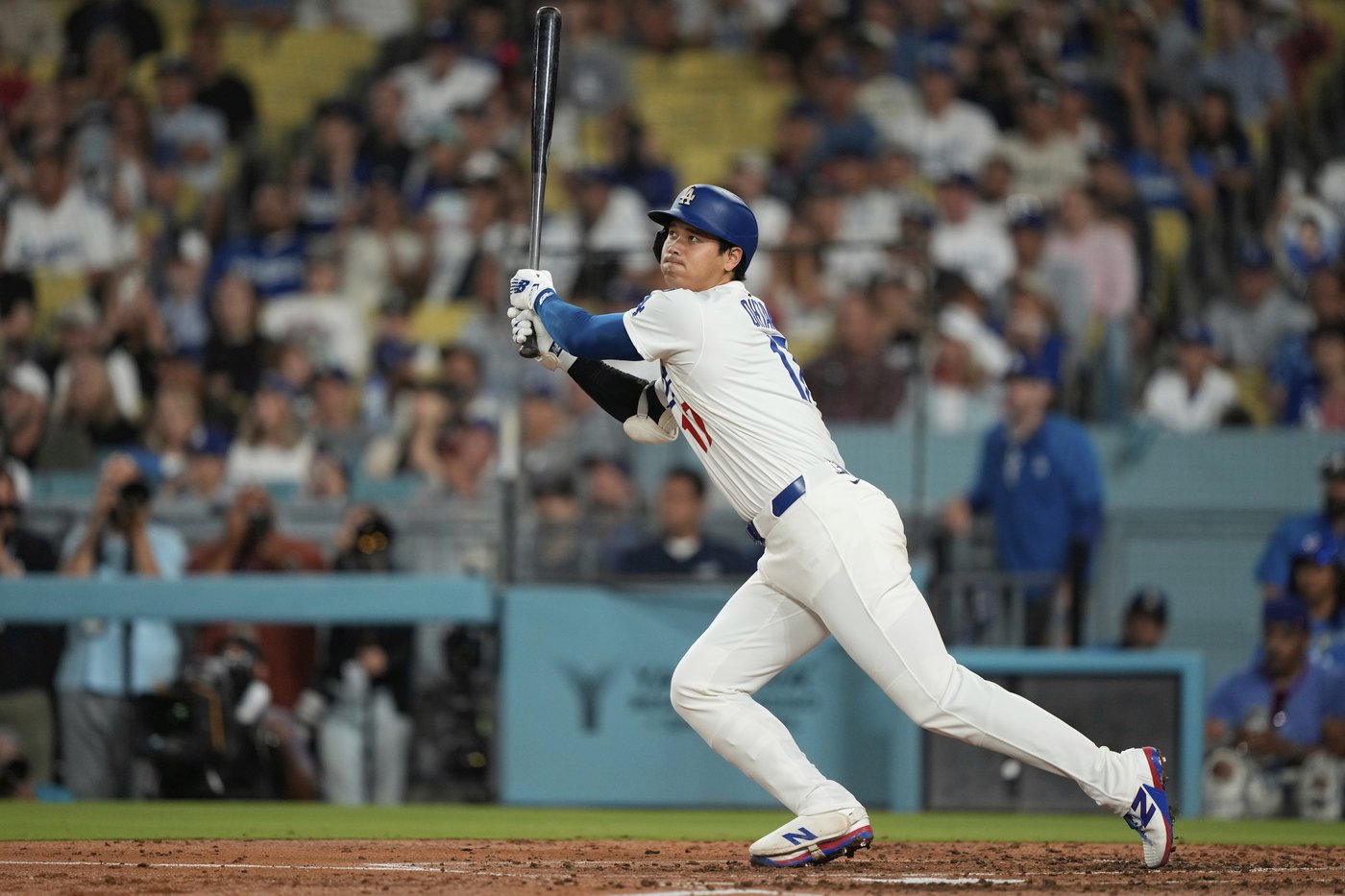 Blake Snell strikes out season-high 12, Shohei Ohtani hits 51st homer as Dodgers beat Phillies 5-0 | iNFOnews.ca