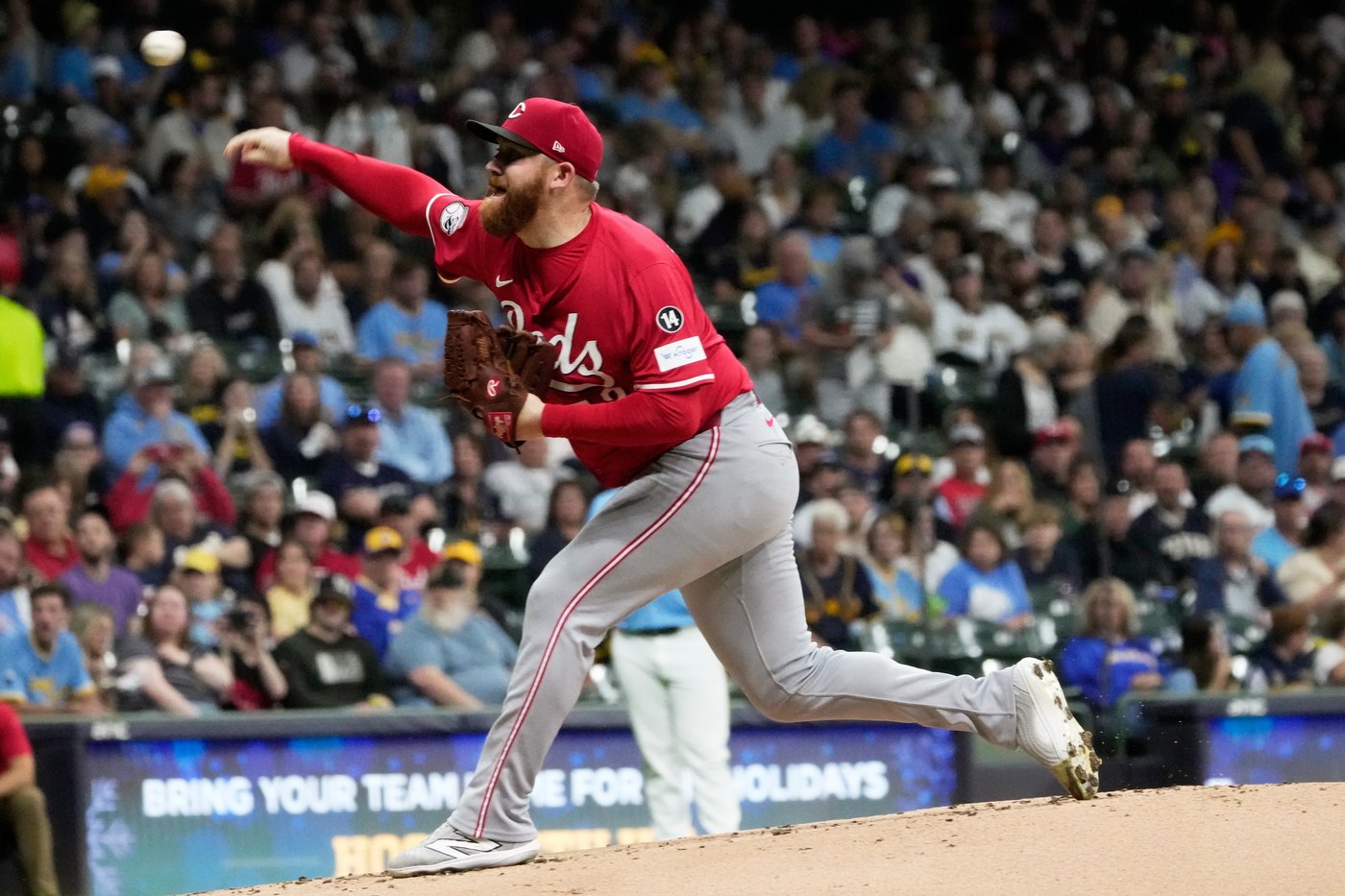 Reds overtake Mets for NL's 3rd wild-card spot by beating Brewers 3-1 | iNFOnews.ca
