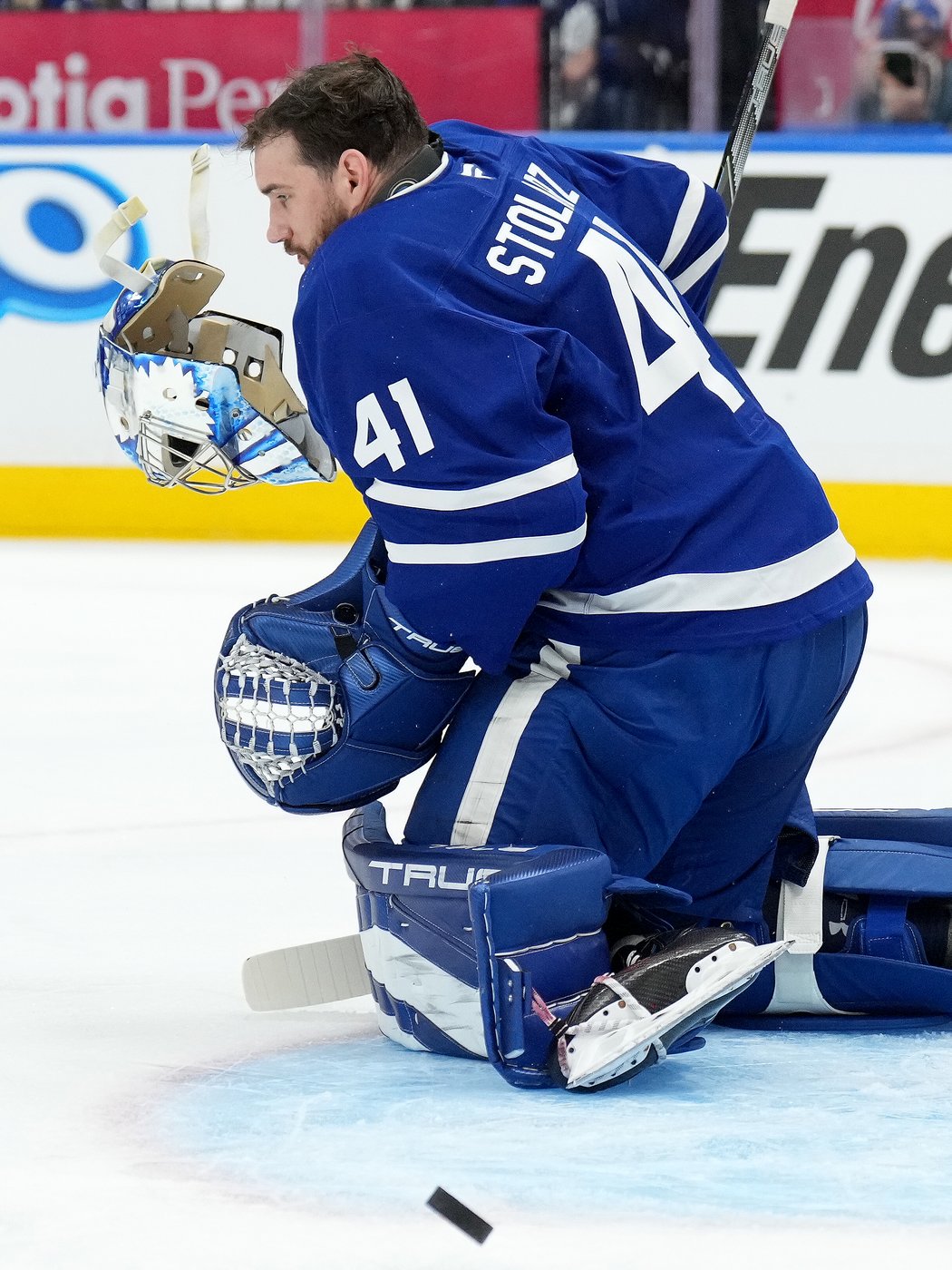 Anthony Stolarz shines, including without his mask, for Maple Leafs in 2-1 OT victory | iNFOnews.ca Anthony Stolarz shines, including without his mask, for Maple Leafs in 2-1 OT victory | iNFOnews.ca