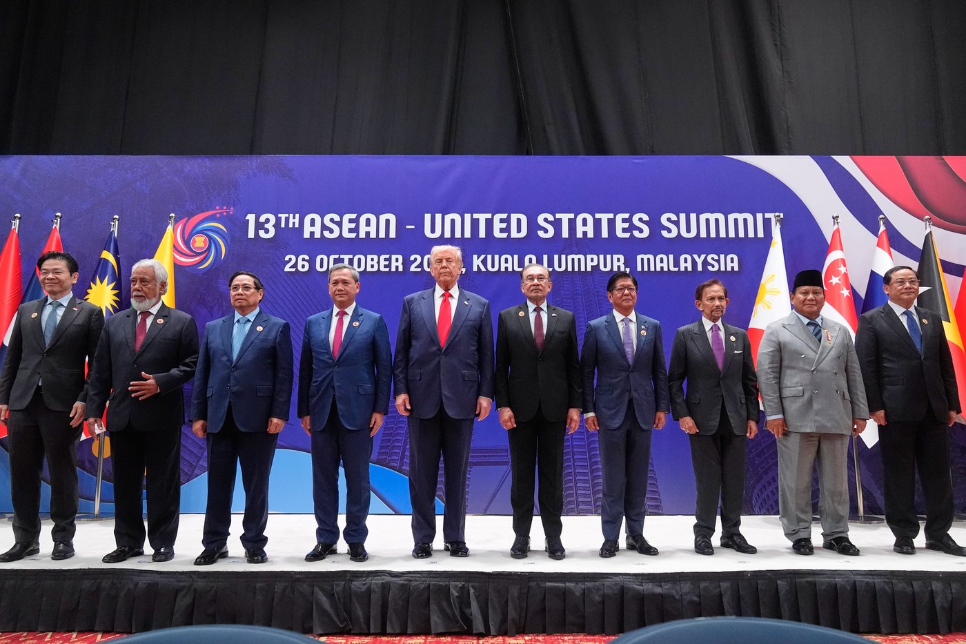 Photos from US President Donald Trump's visit to Malaysia, South Korea and Japan | iNFOnews.ca