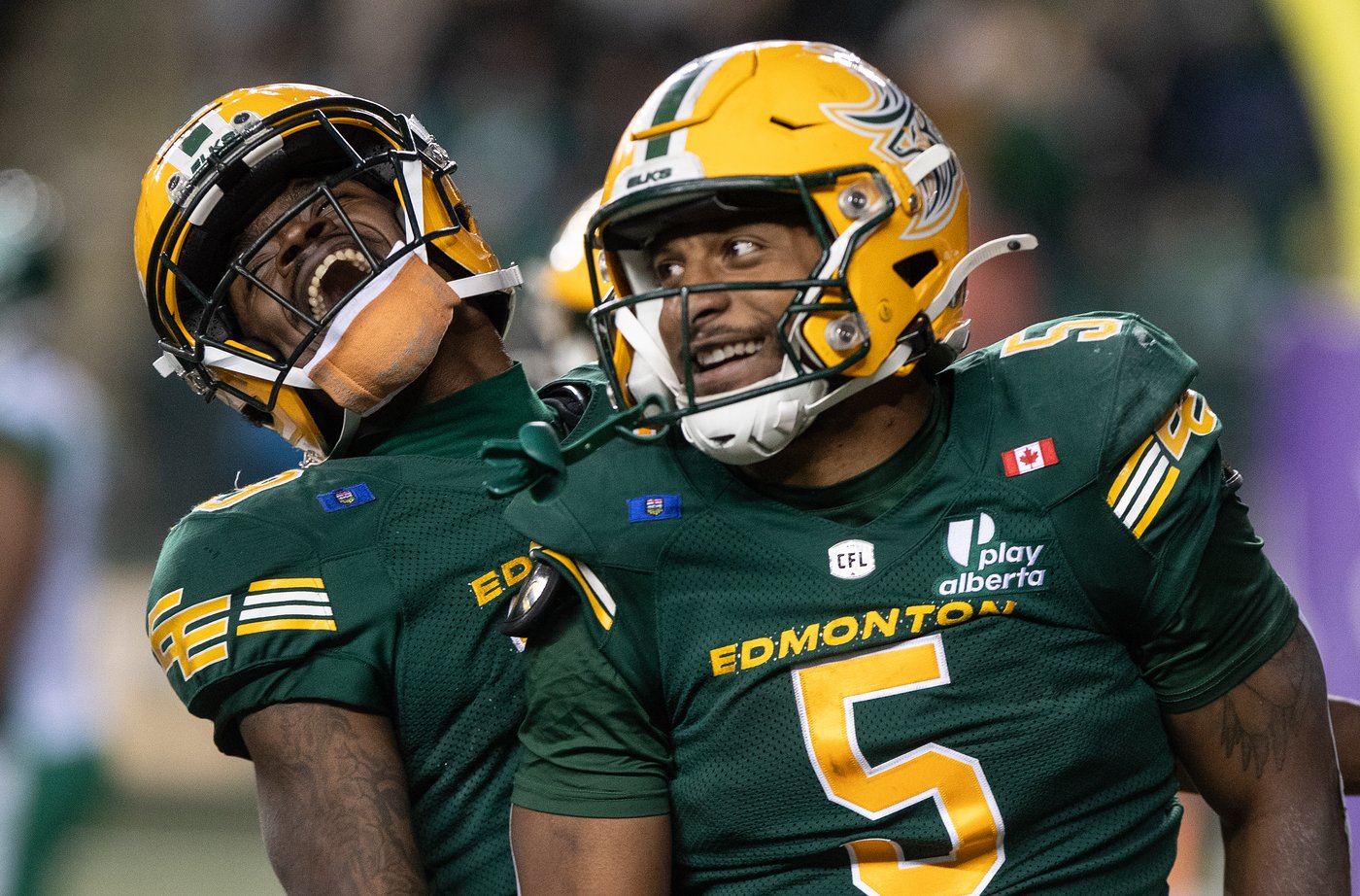 Emotional Elks keep playoff hopes alive with 27-25 win over Roughriders | iNFOnews.ca
