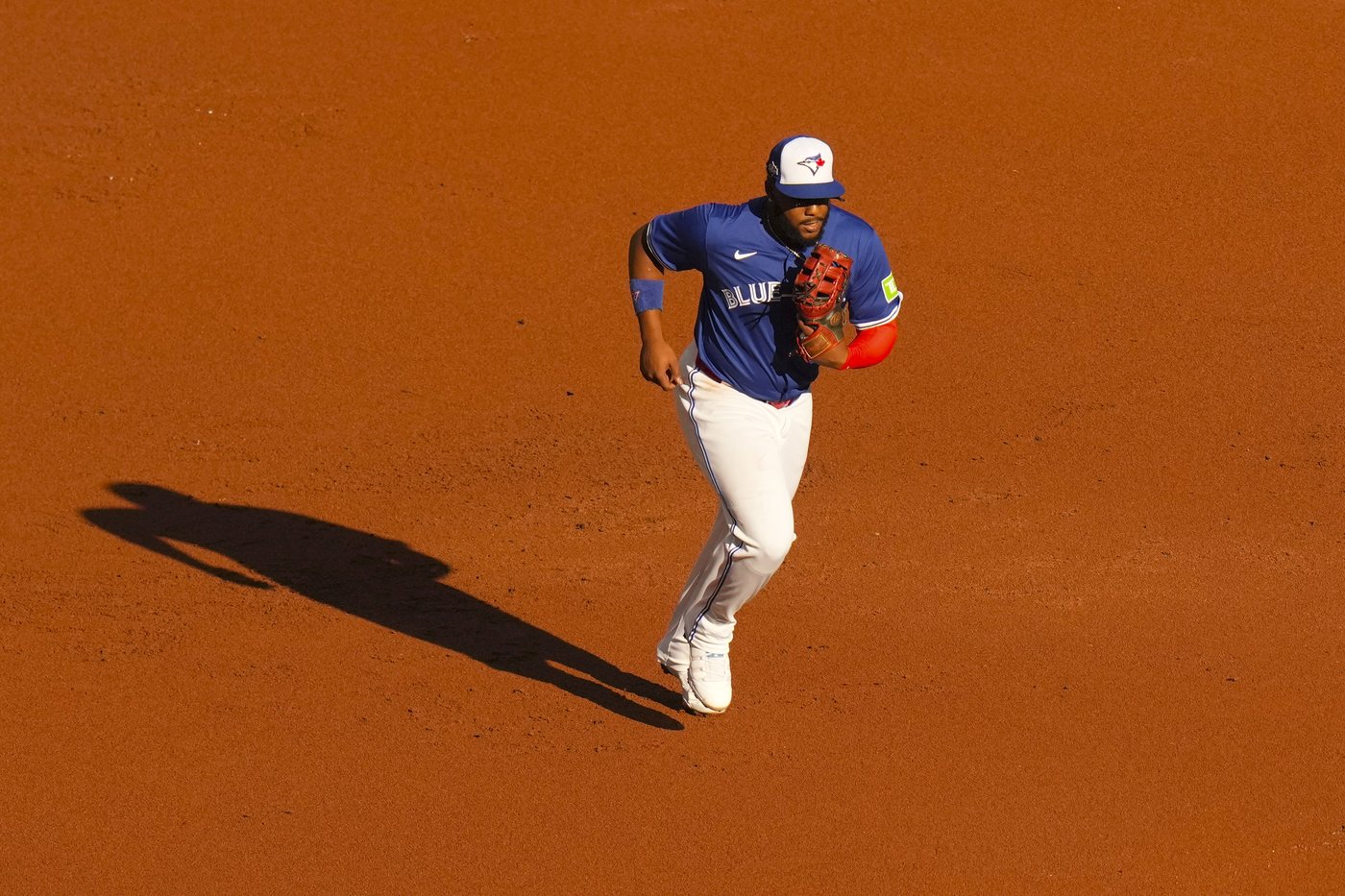 Toronto Blue Jays will likely wear white-panel caps in Game 3 of ALDS | iNFOnews.ca