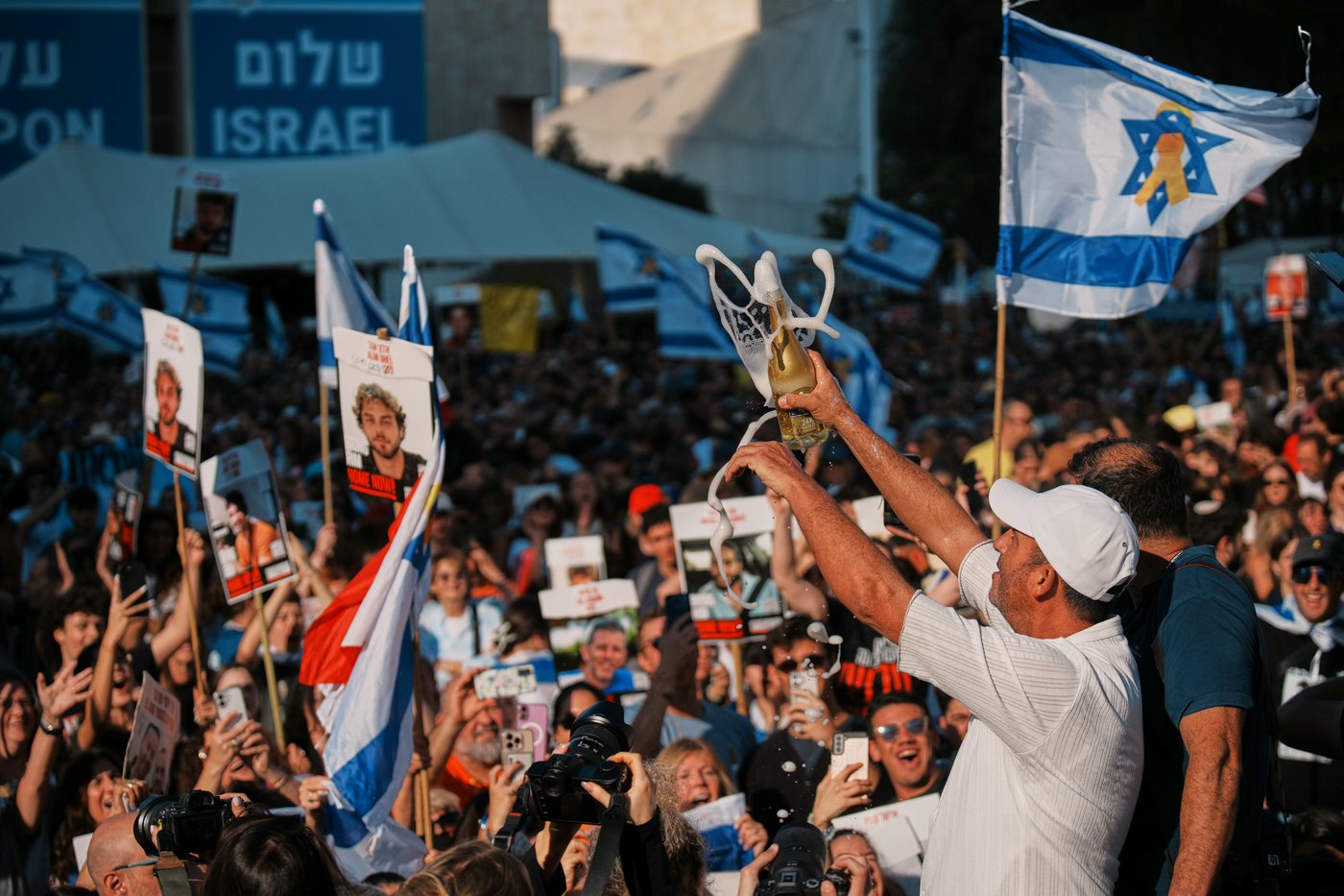 The Latest: Hamas releases all living hostages and Israel frees prisoners under Gaza deal | iNFOnews.ca The Latest: Hamas releases all living hostages and Israel frees prisoners under Gaza deal | iNFOnews.ca