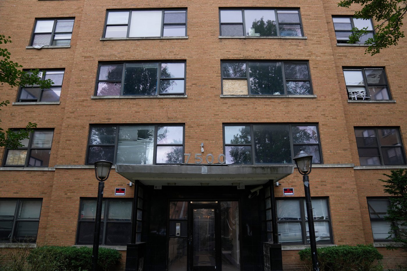 Takeaways from AP report on a Chicago raid that signals a major escalation of immigration crackdown | iNFOnews.ca Takeaways from AP report on a Chicago raid that signals a major escalation of immigration crackdown | iNFOnews.ca