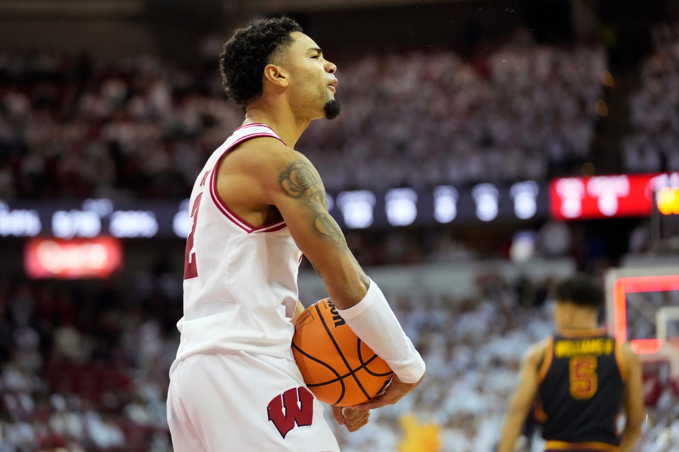 Chad Baker-Mazara hits 5 3s, scores 29; USC beats Wisconsin 73-71 | iNFOnews.ca