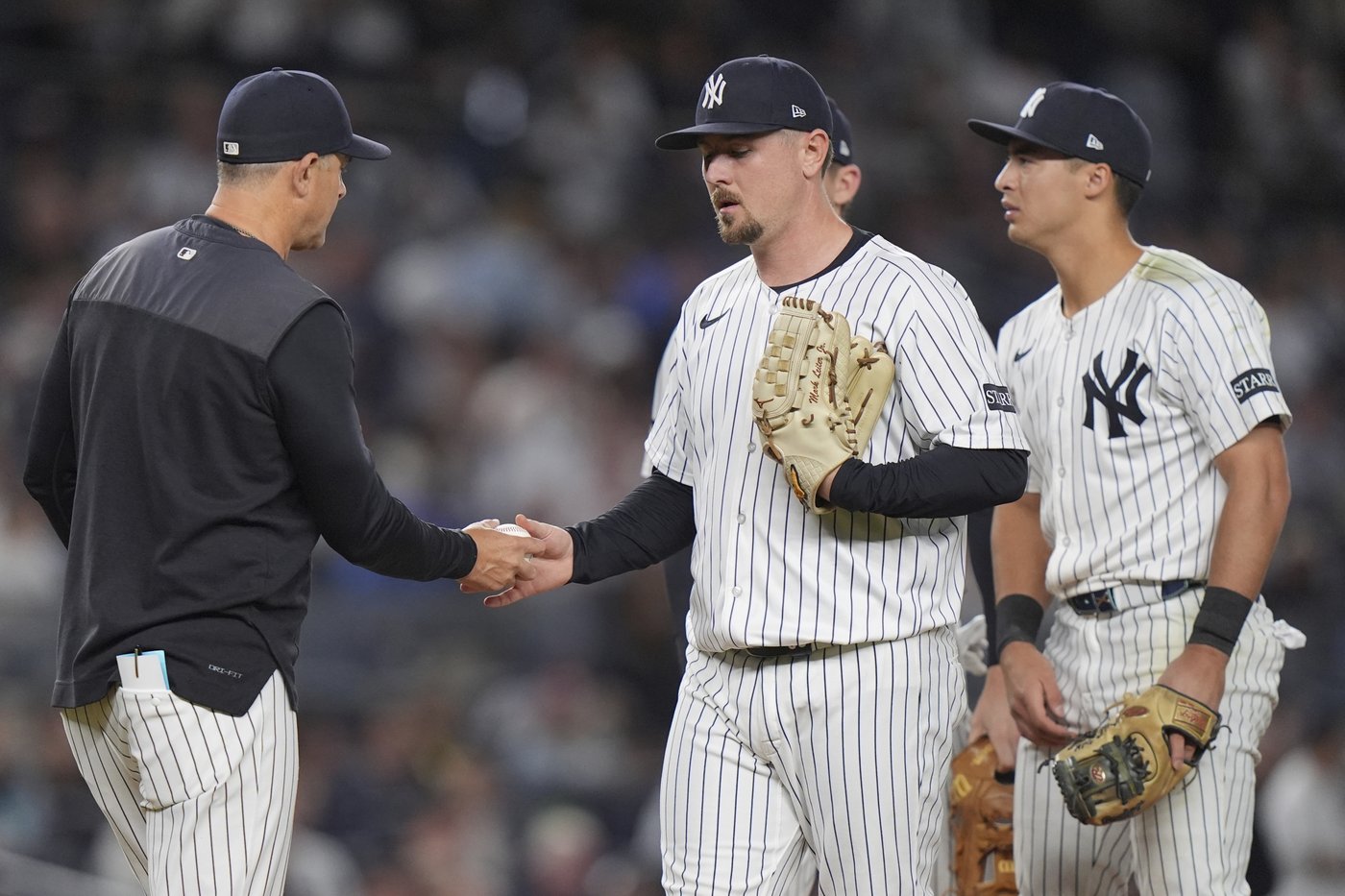 Tigers score 9 runs in 7th inning to trounce wild Yankees 12-2 | iNFOnews.ca