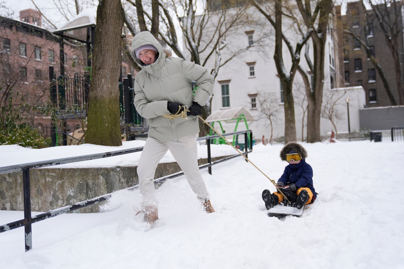 Storm leaves thousands in the South facing freezing temperatures without power. Here are the numbers | iNFOnews.ca