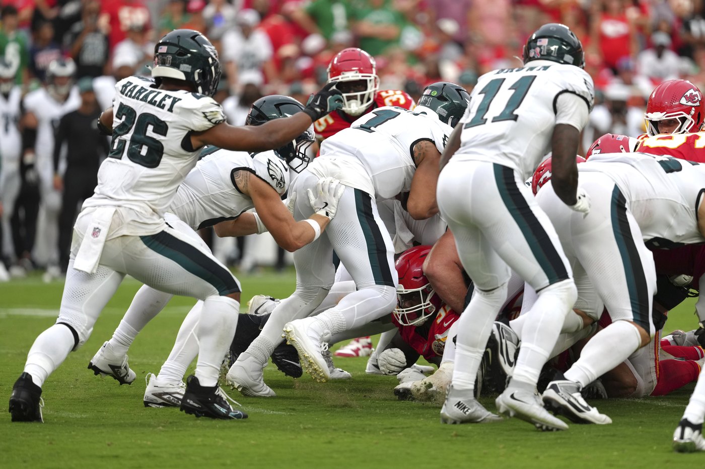 Eagles lay down the smack talk and silence tush-push doubters on way to undefeated start | iNFOnews.ca Eagles lay down the smack talk and silence tush-push doubters on way to undefeated start | iNFOnews.ca