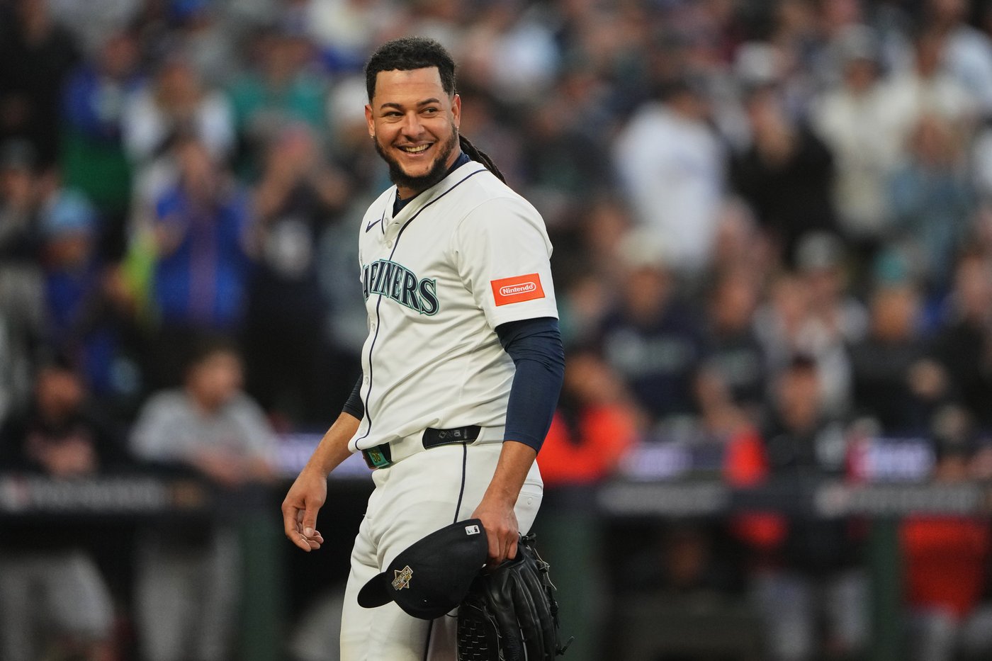 Julio Rodríguez lifts Mariners over Tigers 3-2, Seattle takes Game 2 of ALDS to even series | iNFOnews.ca