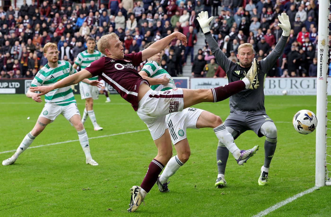 Hearts underlines title threat in Scotland by beating Celtic to move 8 points clear | iNFOnews.ca Hearts underlines title threat in Scotland by beating Celtic to move 8 points clear | iNFOnews.ca