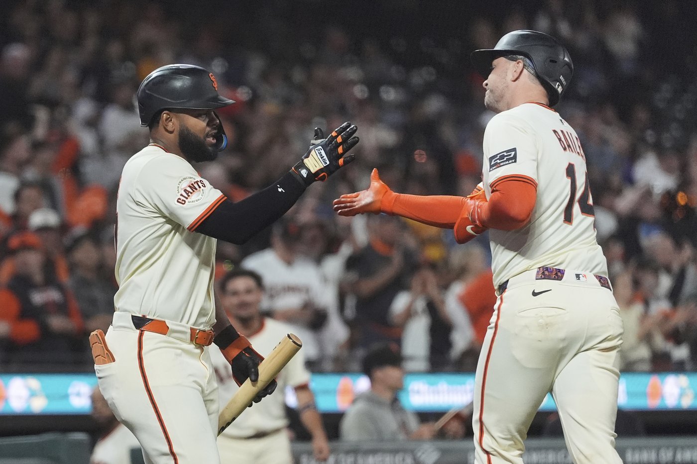 Logan Webb pitches 6 solid innings, Giants hit 5 homers in 11-5 win over Diamondbacks | iNFOnews.ca