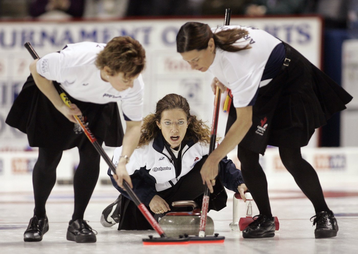 World champion curler, veteran broadcaster Colleen Jones dies at 65 | iNFOnews.ca
