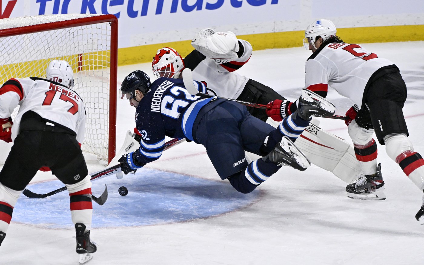 Tanner Pearson's third-period goal leads Winnipeg Jets past New Jersey Devils 4-3 | iNFOnews.ca