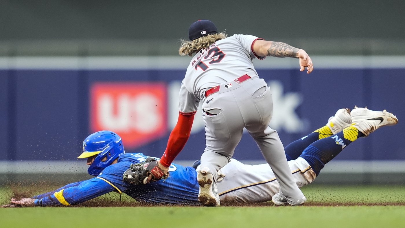 Guardians within a game of division lead after beating Twins 8-0 for 10th straight win | iNFOnews.ca