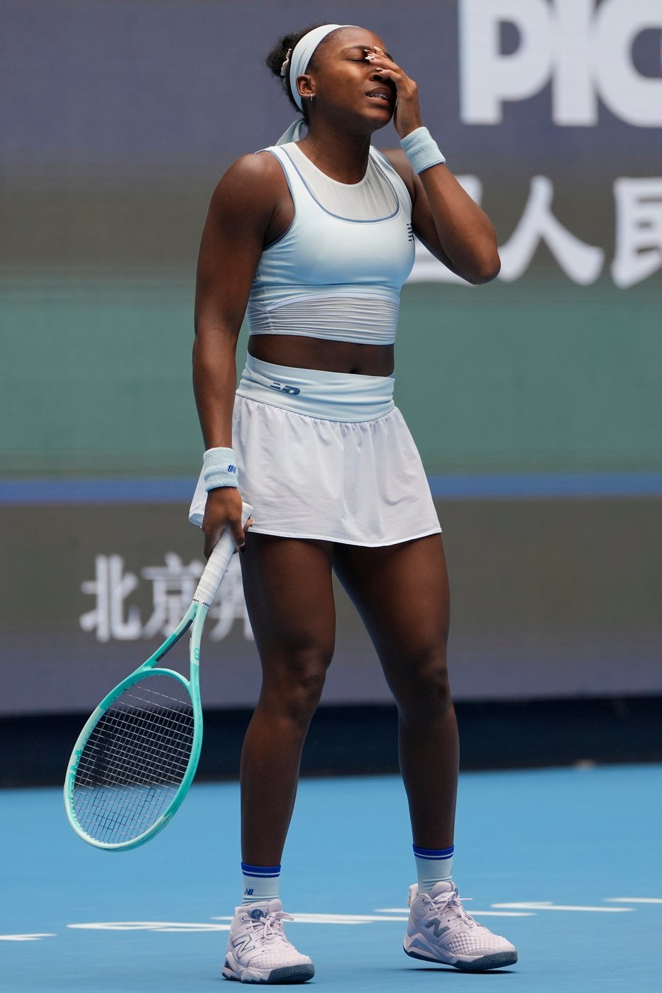 Coco Gauff loses 6-1, 6-2 to Amanda Anisimova in China Open semifinals | iNFOnews.ca