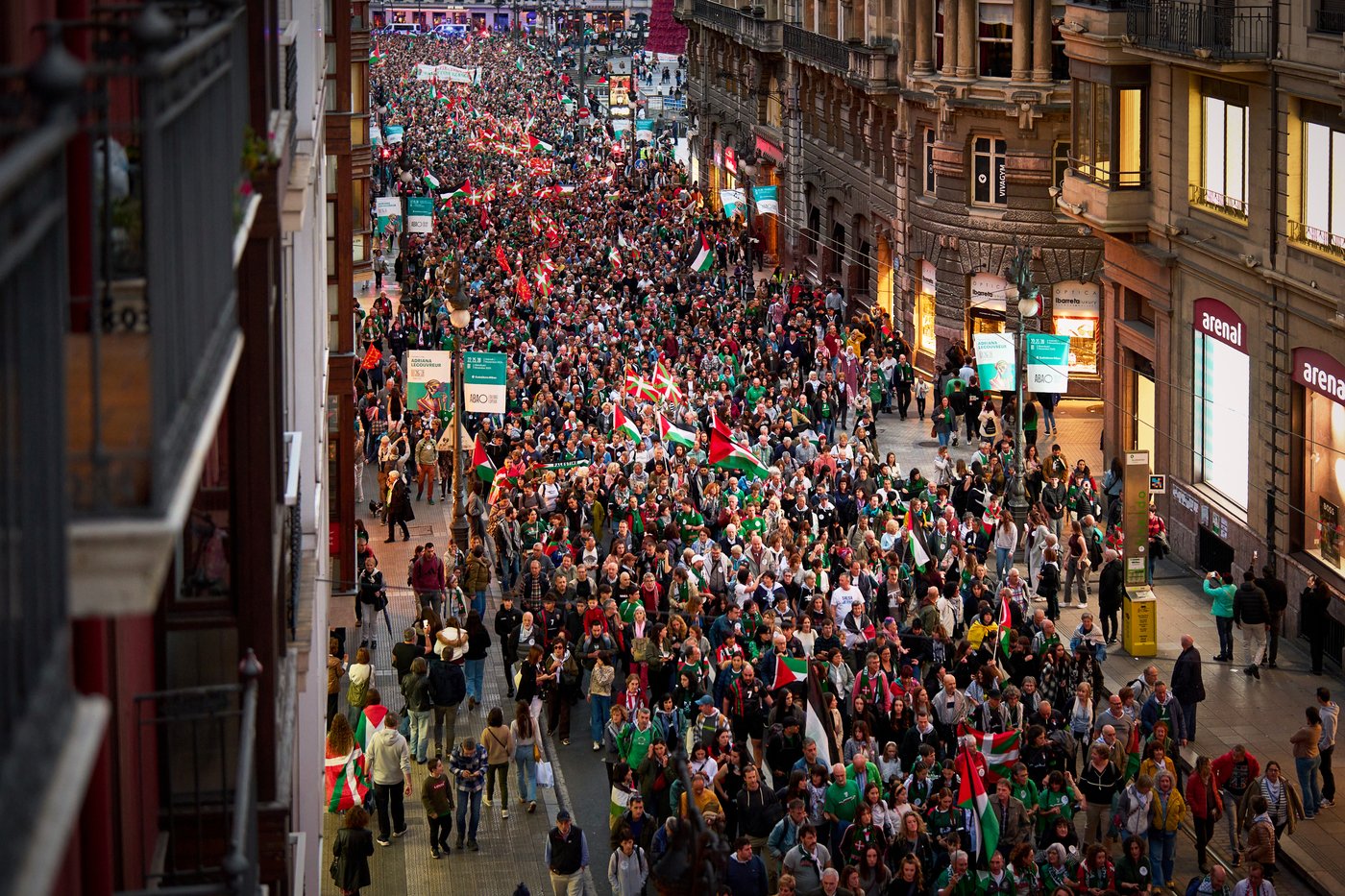Palestinian team plays friendly in Spain in front of 50,000 spectators | iNFOnews.ca Palestinian team plays friendly in Spain in front of 50,000 spectators | iNFOnews.ca