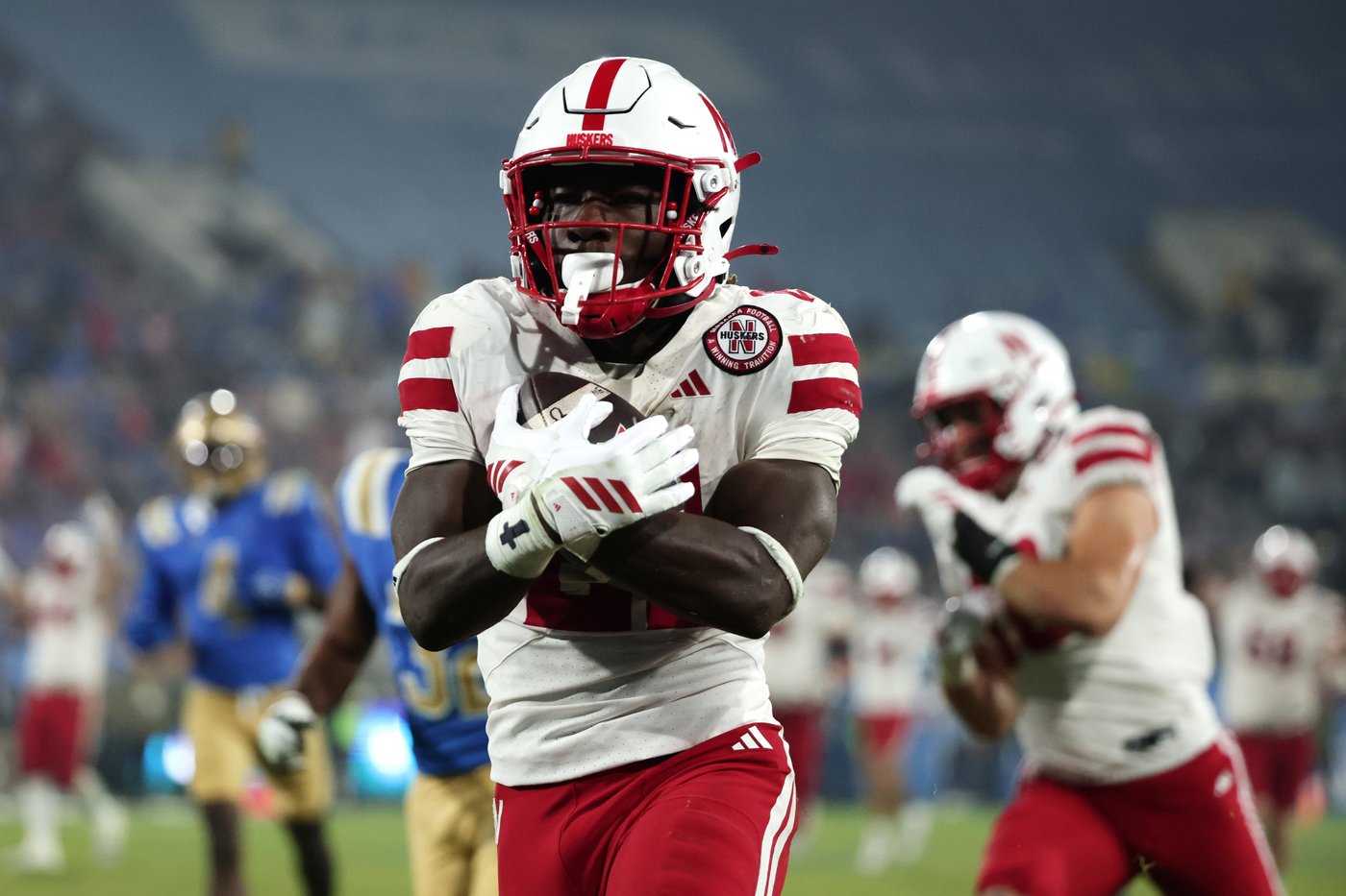 No. 17 USC tries to keep playoff hopes alive against Iowa in Big Ten's spotlight game this week | iNFOnews.ca