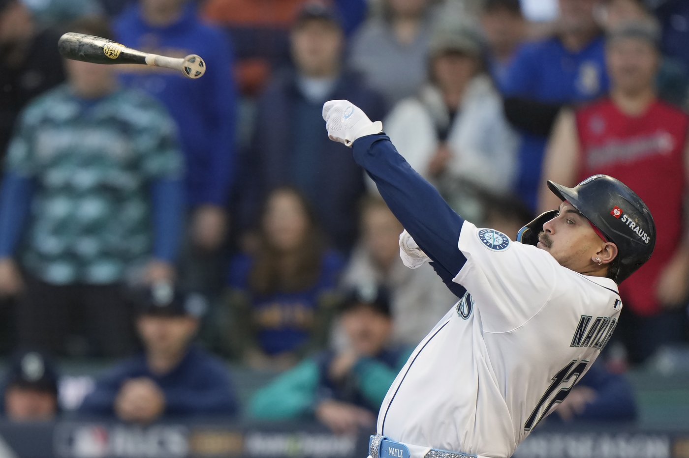 Photo Gallery: Blue Jays cruise to 13-4 Game 3 win in ALCS | iNFOnews.ca
