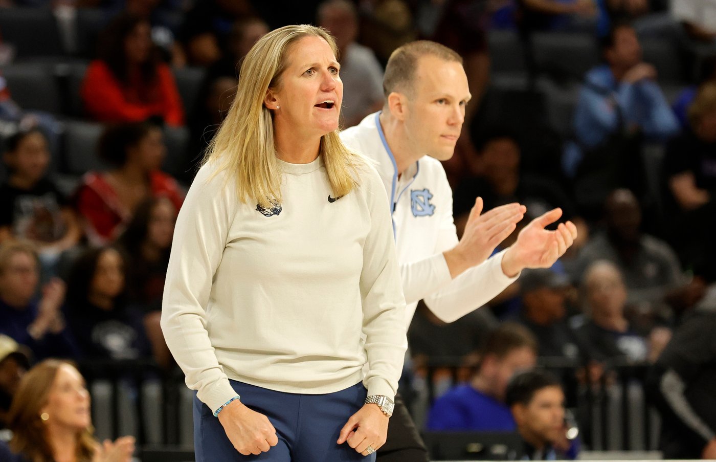 Betts' 20 points, 10 rebounds power No. 3 UCLA past No. 11 North Carolina | iNFOnews.ca