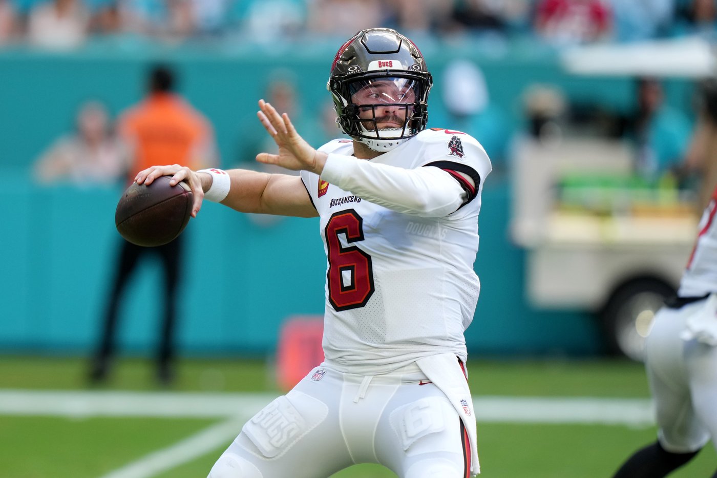 Ewers throws 2 TDs as Dolphins beat Bucs 20-17 to force pivotal Week 18 NFC South matchup | iNFOnews.ca