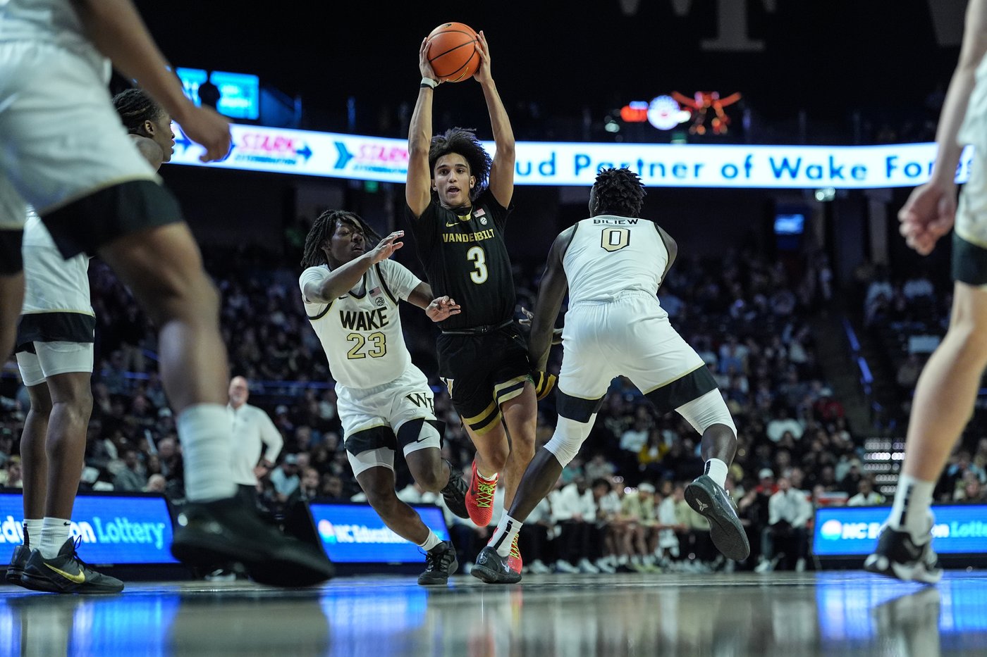 Tyler Nickel hits 8 3-pointers to lead unbeaten No. 13 Vanderbilt to blowout of Wake Forest, 98-67 | iNFOnews.ca