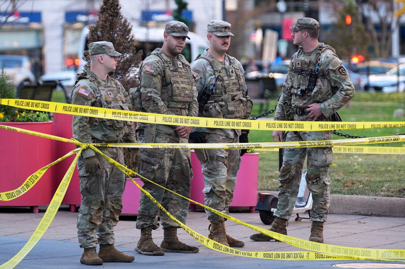 Photos from the scene where 2 National Guard members were shot near the White House | iNFOnews.ca