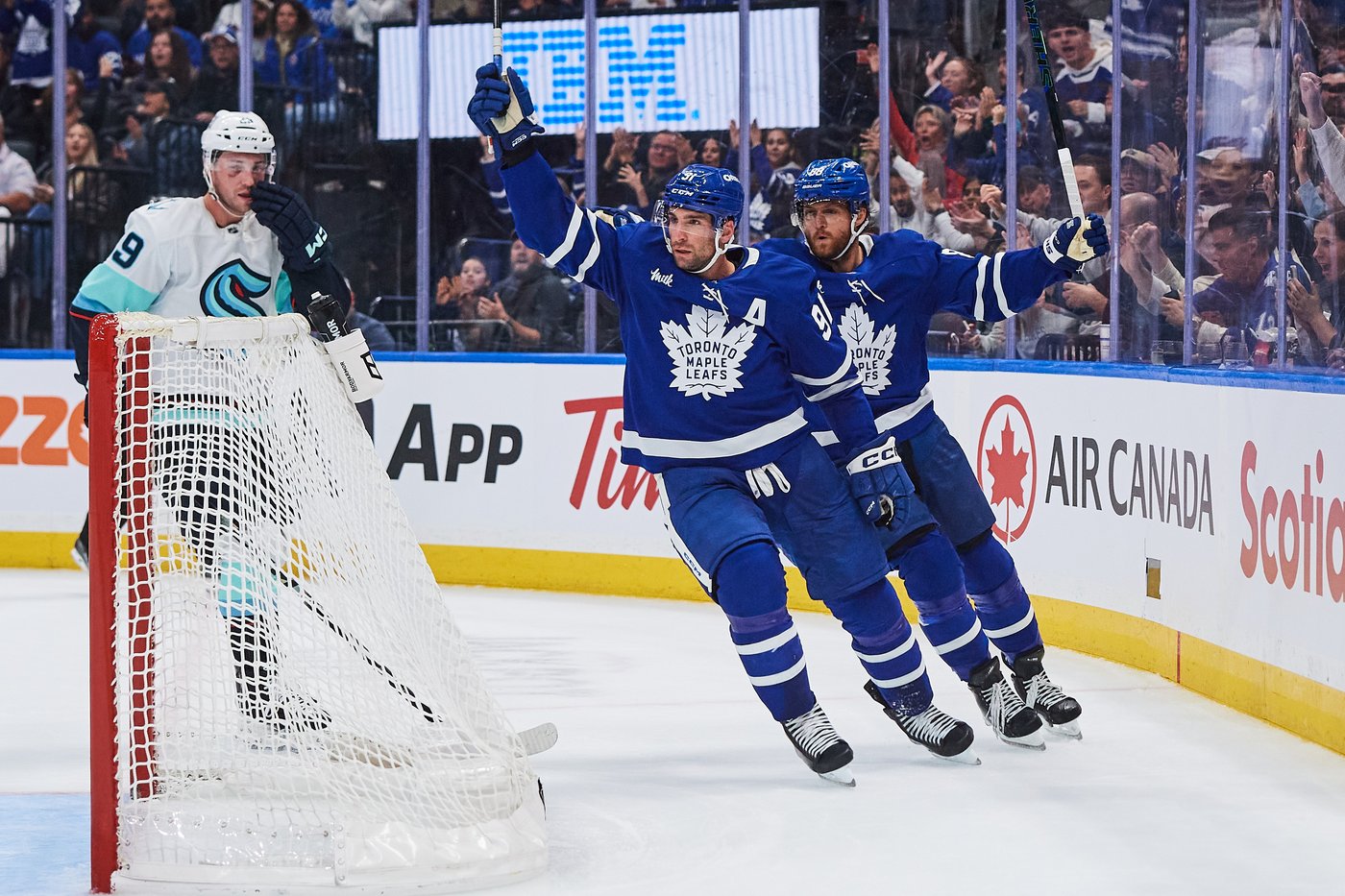 Mahura scores winner, Kraken top Maple Leafs 4-3 in overtime | iNFOnews.ca Mahura scores winner, Kraken top Maple Leafs 4-3 in overtime | iNFOnews.ca