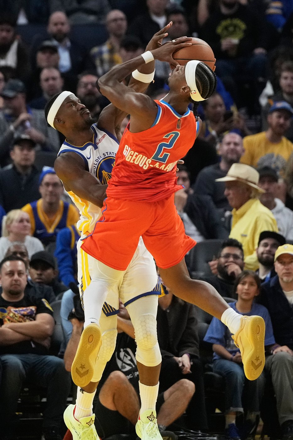 Shai Gilgeous-Alexander scores 38 points as defending champion Thunder hold off Warriors 124-112 | iNFOnews.ca
