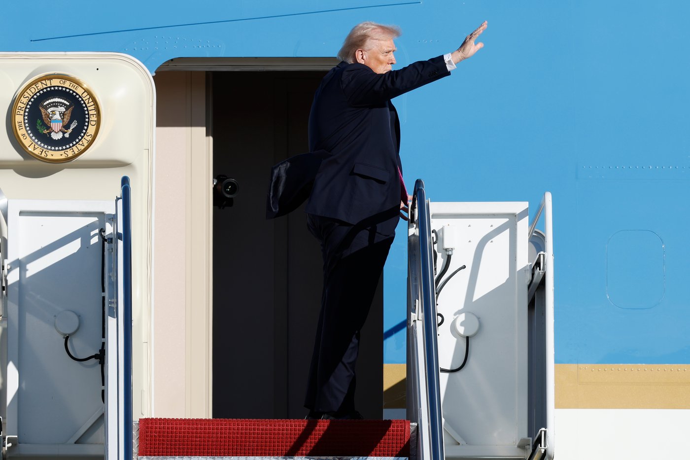 Trump says he has commuted sentence of former US Rep. George Santos in federal fraud case | iNFOnews.ca Trump says he has commuted sentence of former US Rep. George Santos in federal fraud case | iNFOnews.ca
