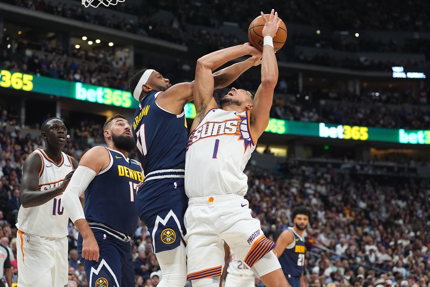 Jokic's triple-double lifts Nuggets over Suns 133-111 | iNFOnews.ca Jokic's triple-double lifts Nuggets over Suns 133-111 | iNFOnews.ca