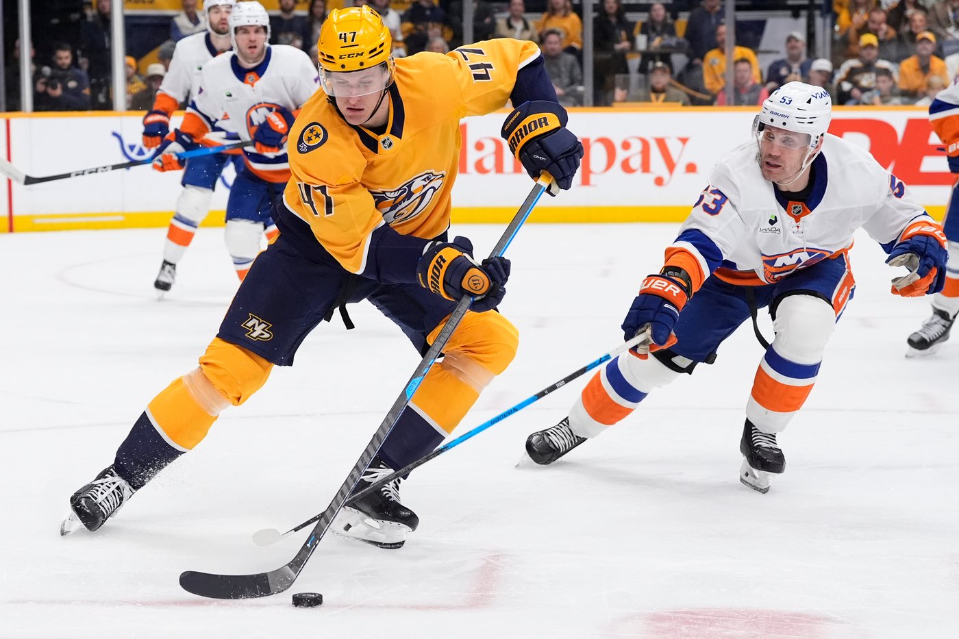 Saros shines in Predators' 2-1 shootout victory over Islanders | iNFOnews.ca