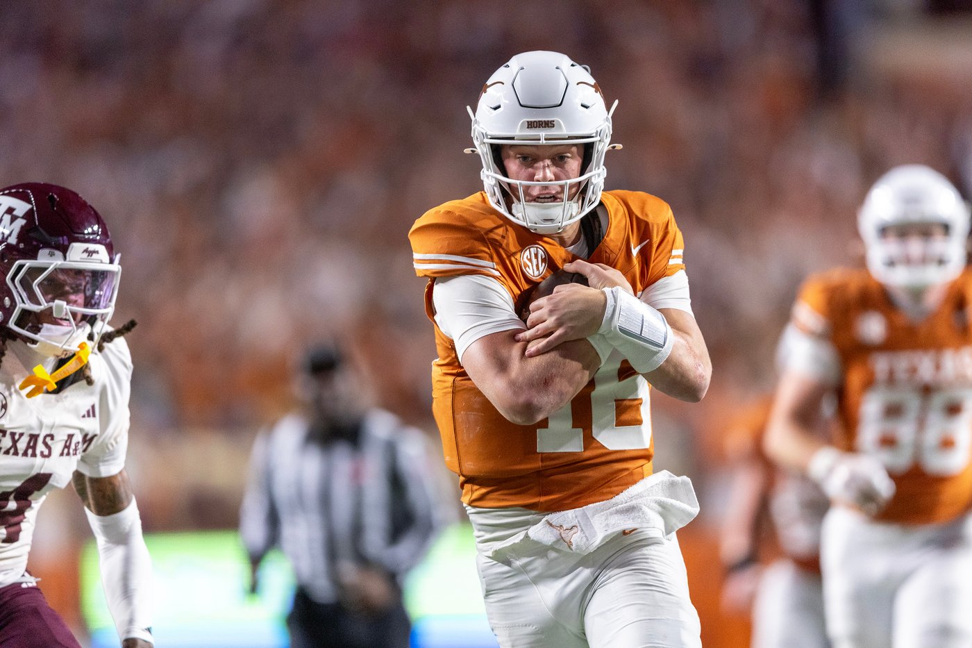 No. 16 Texas spoils No. 3 Texas A&M's perfect season 27-17, knocks Aggies out of SEC title game | iNFOnews.ca