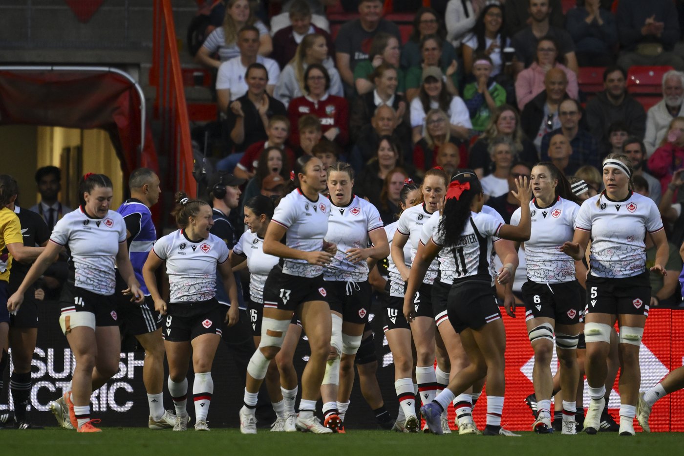 Canada, England face off in heavyweight final at Women's Rugby World Cup | iNFOnews.ca