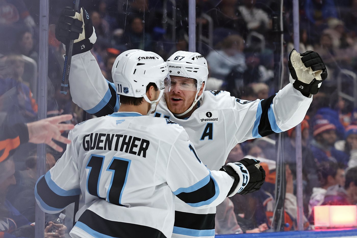 Dylan Guenther has 1st career hat trick to send Mammoth to 7-2 victory over Isles | iNFOnews.ca