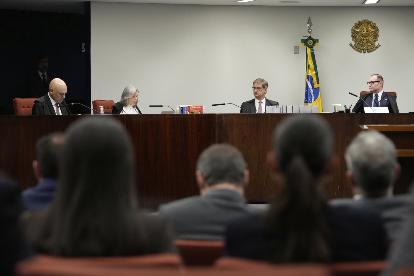 Brazilian Supreme Court panel sentences Bolsonaro to more than 27 years in prison for coup attempt | iNFOnews.ca
