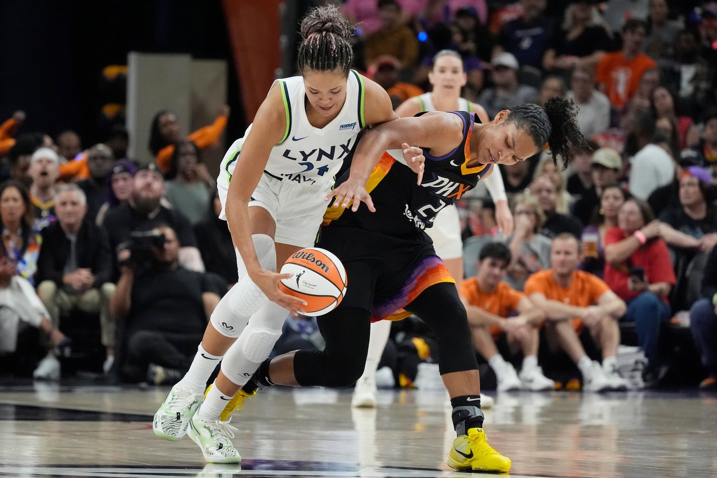 Napheesa Collier cancels meeting with WNBA Commissioner Engelbert amid tensions, AP source says | iNFOnews.ca