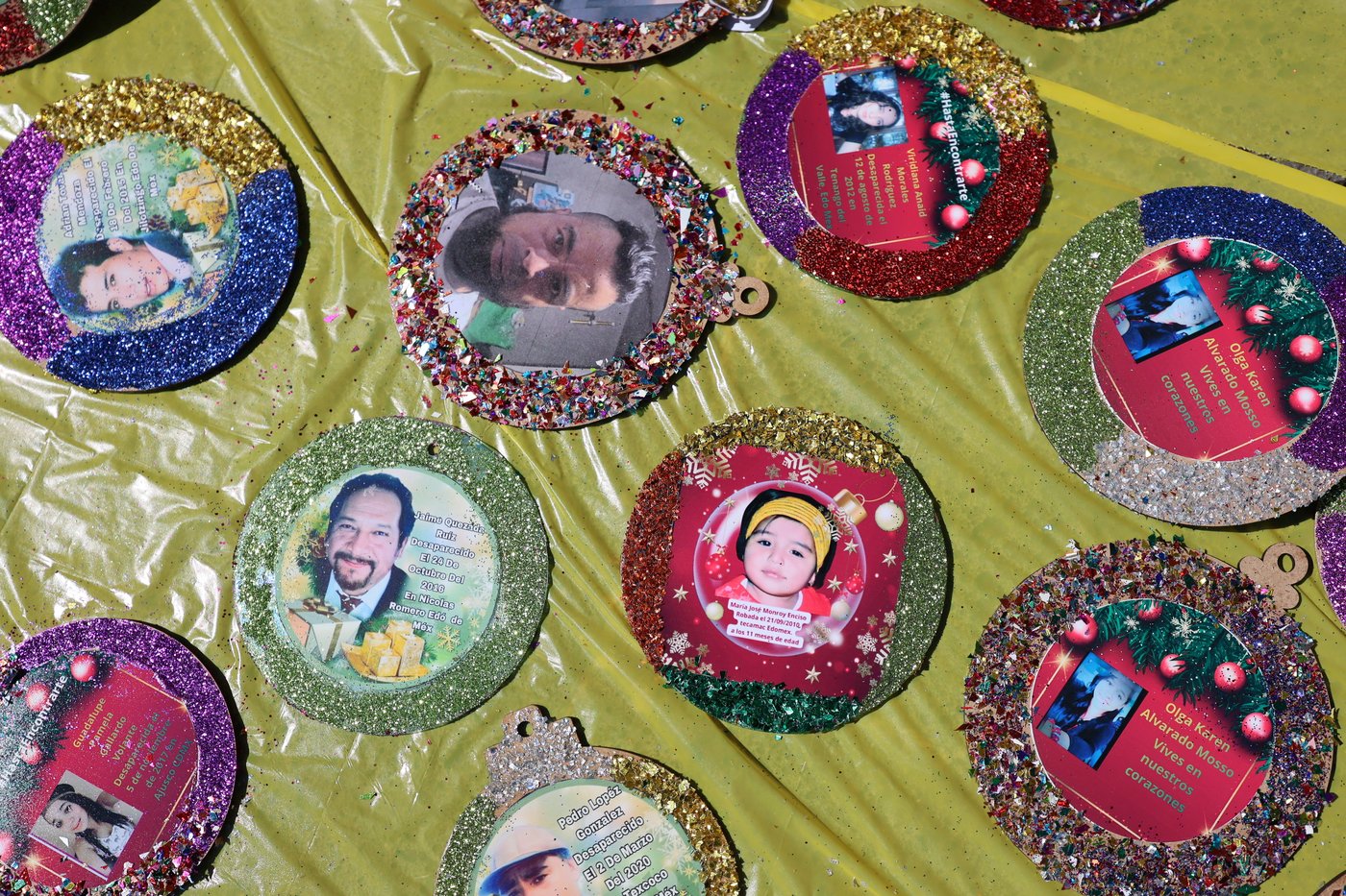 A Christmas tree in Mexico carries the faces of loved ones who never came home | iNFOnews.ca