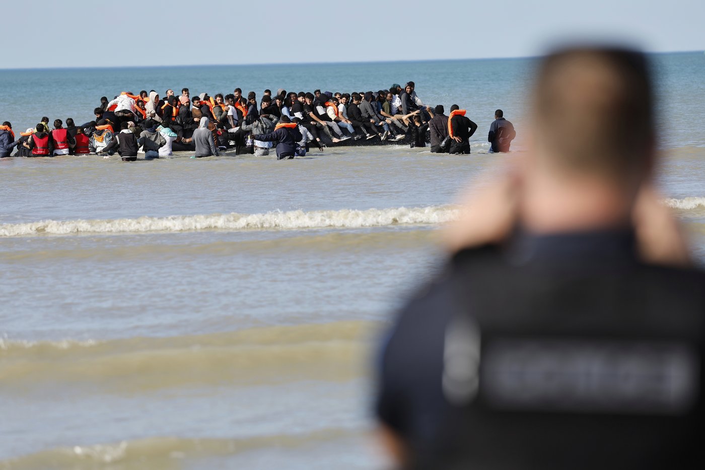Body of young migrant found on French beach as crossings to UK rise | iNFOnews.ca