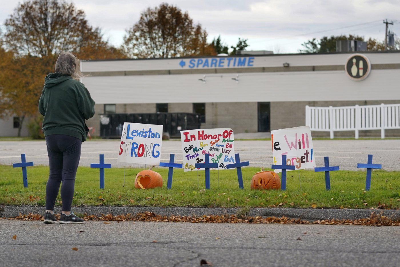 Survivors of Maine mass shooting and victims' relatives sue US government alleging negligence | iNFOnews.ca Survivors of Maine mass shooting and victims' relatives sue US government alleging negligence | iNFOnews.ca
