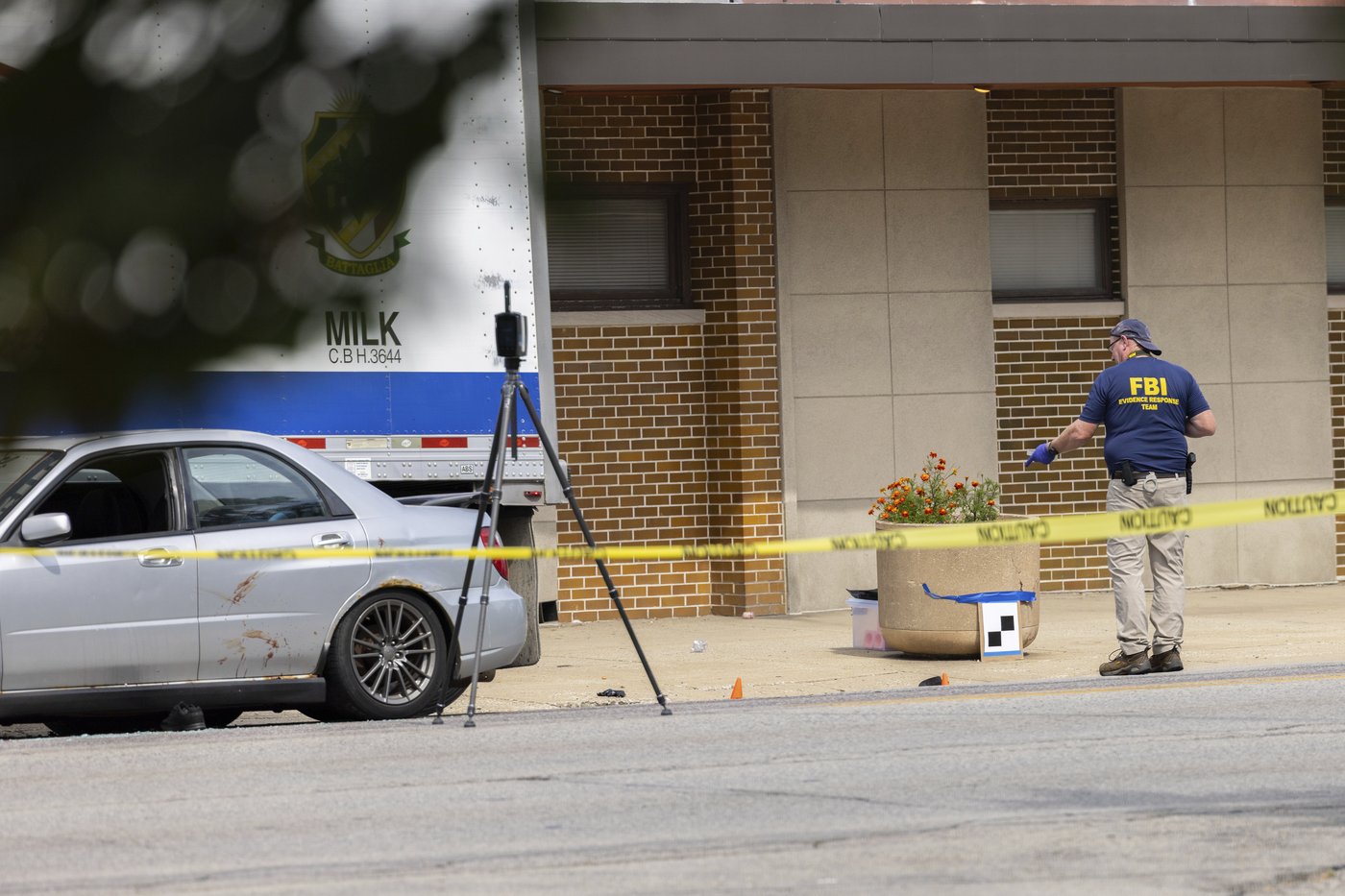 Immigration agent who shot man in Chicago-area traffic stop says injuries were 'nothing major' | iNFOnews.ca