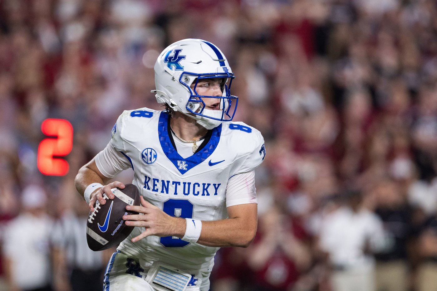 Defense guides South Carolina to 35-13 victory over Kentucky | iNFOnews.ca