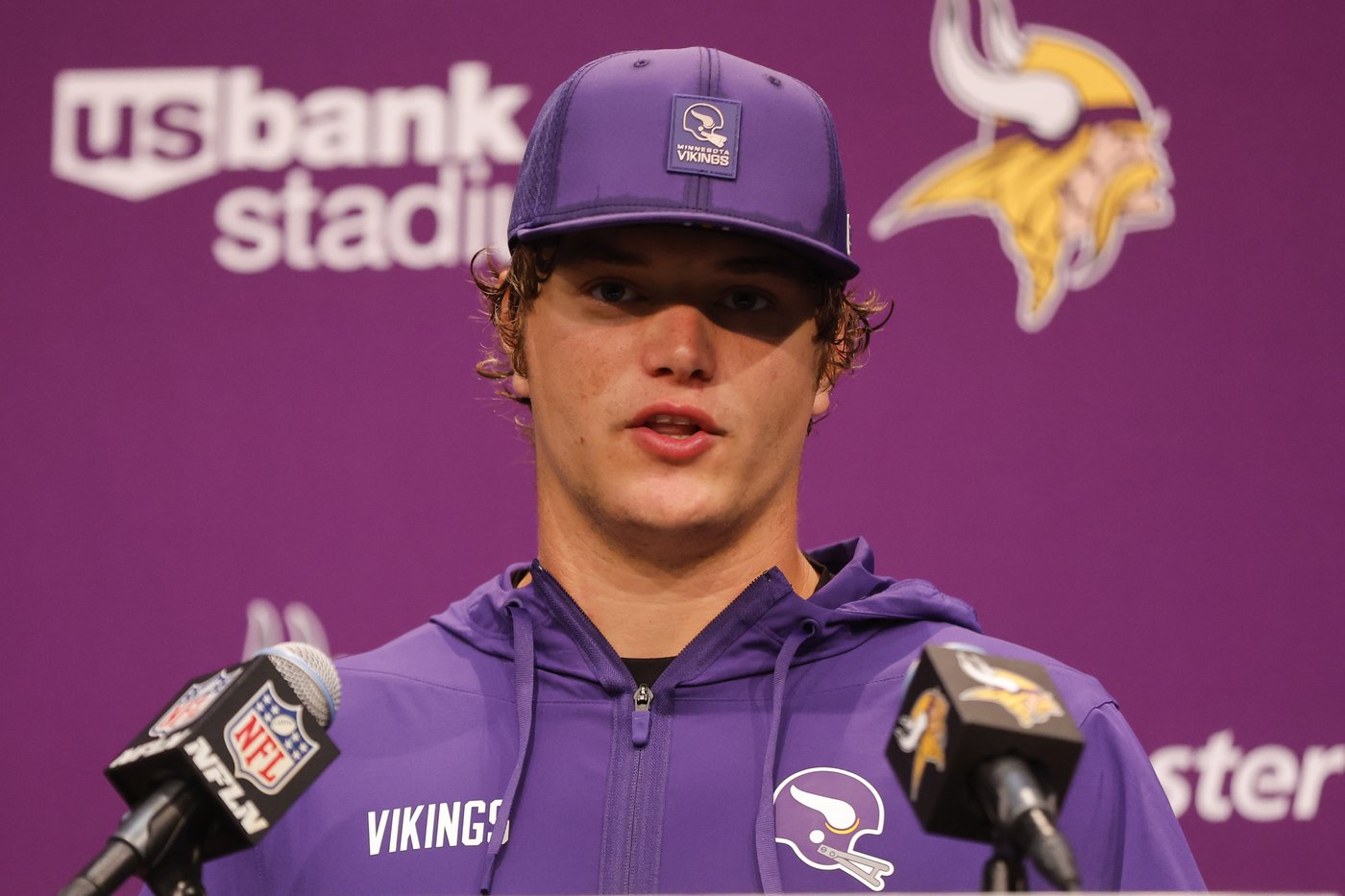 Vikings put RB Aaron Jones on IR with hamstring injury that will sideline him more than a month | iNFOnews.ca