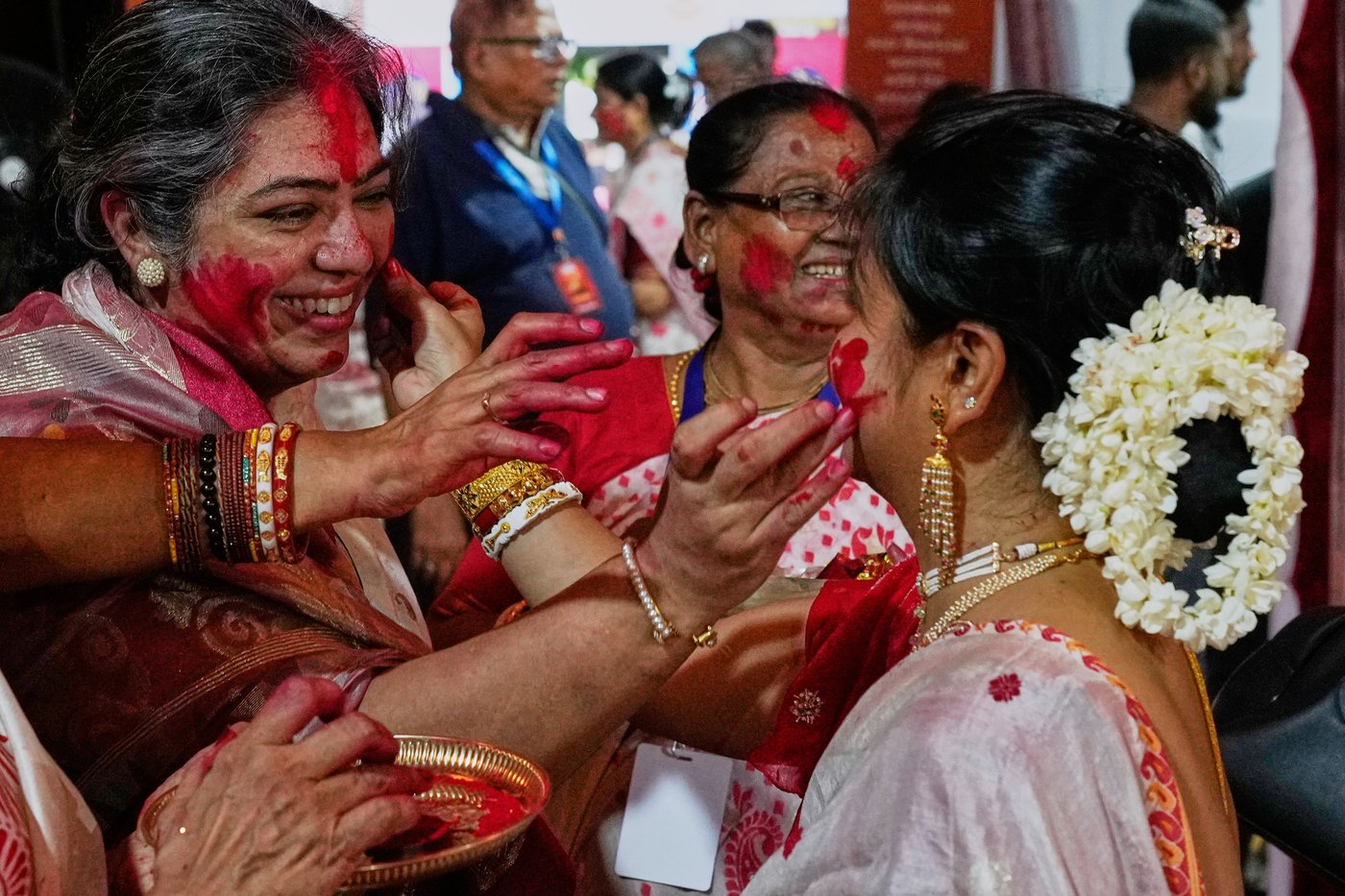 Hindu festival photos are about fire and water, good and evil - simple but universal concepts | iNFOnews.ca
