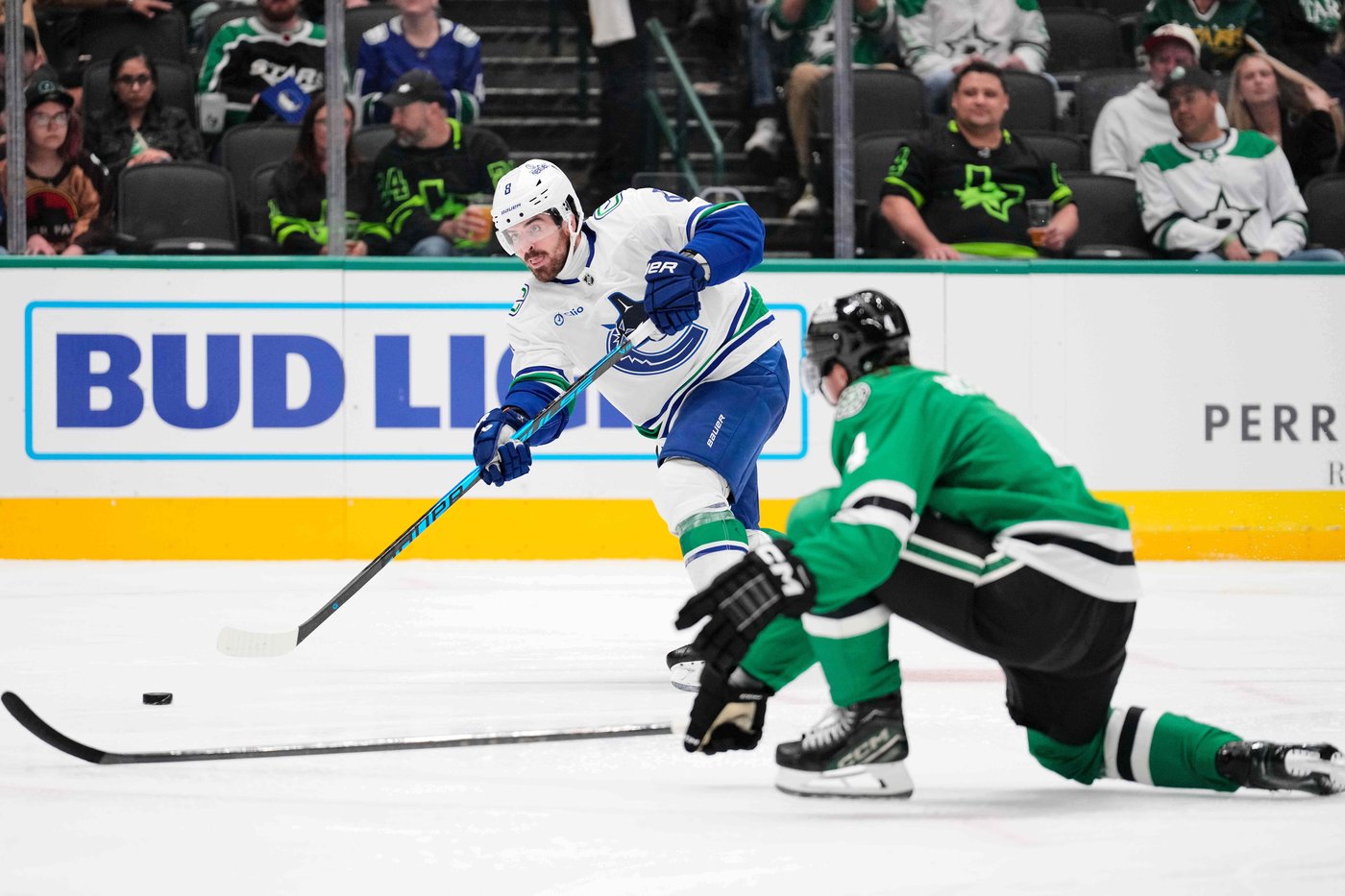 Max Sasson scores last of Vancouver's 3 quick goals, Canucks rally to beat Stars 5-3 | iNFOnews.ca Max Sasson scores last of Vancouver's 3 quick goals, Canucks rally to beat Stars 5-3 | iNFOnews.ca