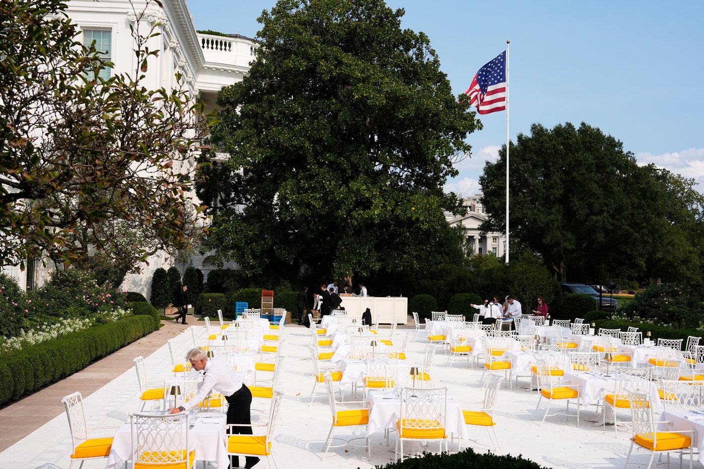 Trump's Rose Garden Club is a lavish new hangout for political allies and business elites | iNFOnews.ca