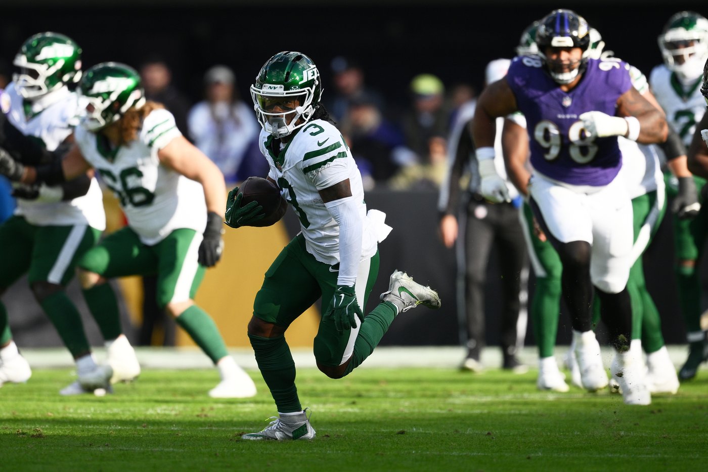 Jets' Aaron Glenn says he and owner Woody Johnson on same page for building foundation in 2-9 season | iNFOnews.ca