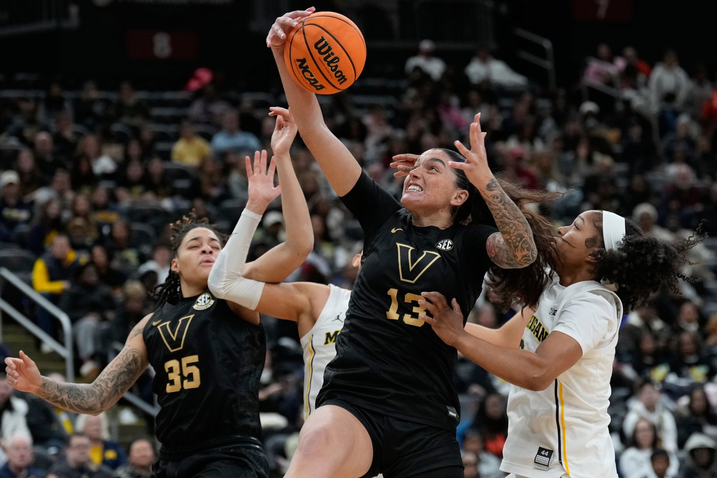 Aubrey Galvan's 20 points help No. 5 Vanderbilt hold off No. 7 Michigan 72-69 | iNFOnews.ca