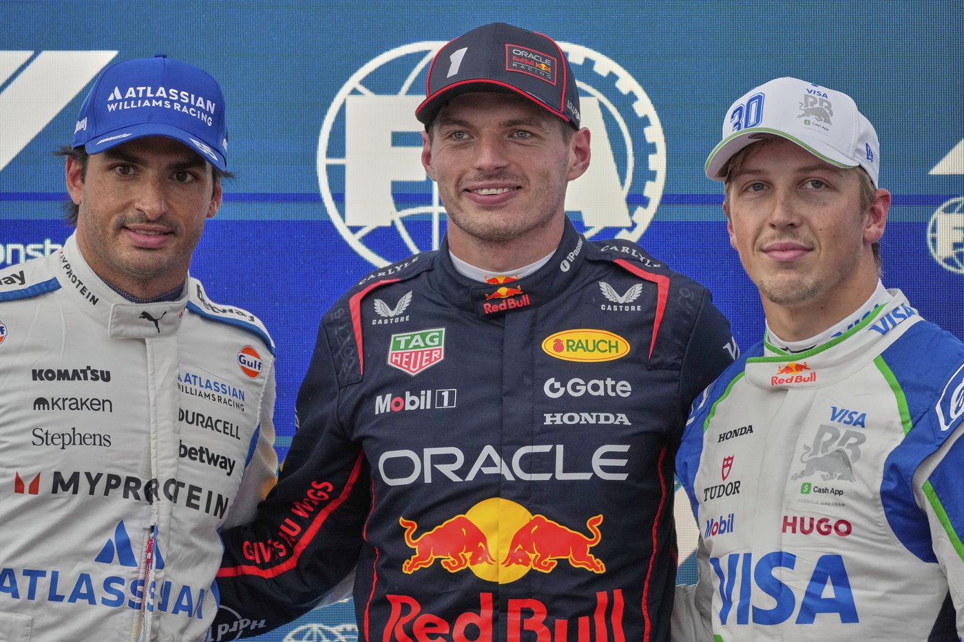 Max Verstappen on pole and Oscar Piastri crashes in chaotic F1 qualifying in Azerbaijan | iNFOnews.ca